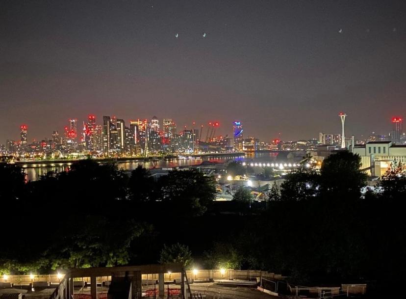 Large Double Room Overlooking The Thames ロンドン エクステリア 写真